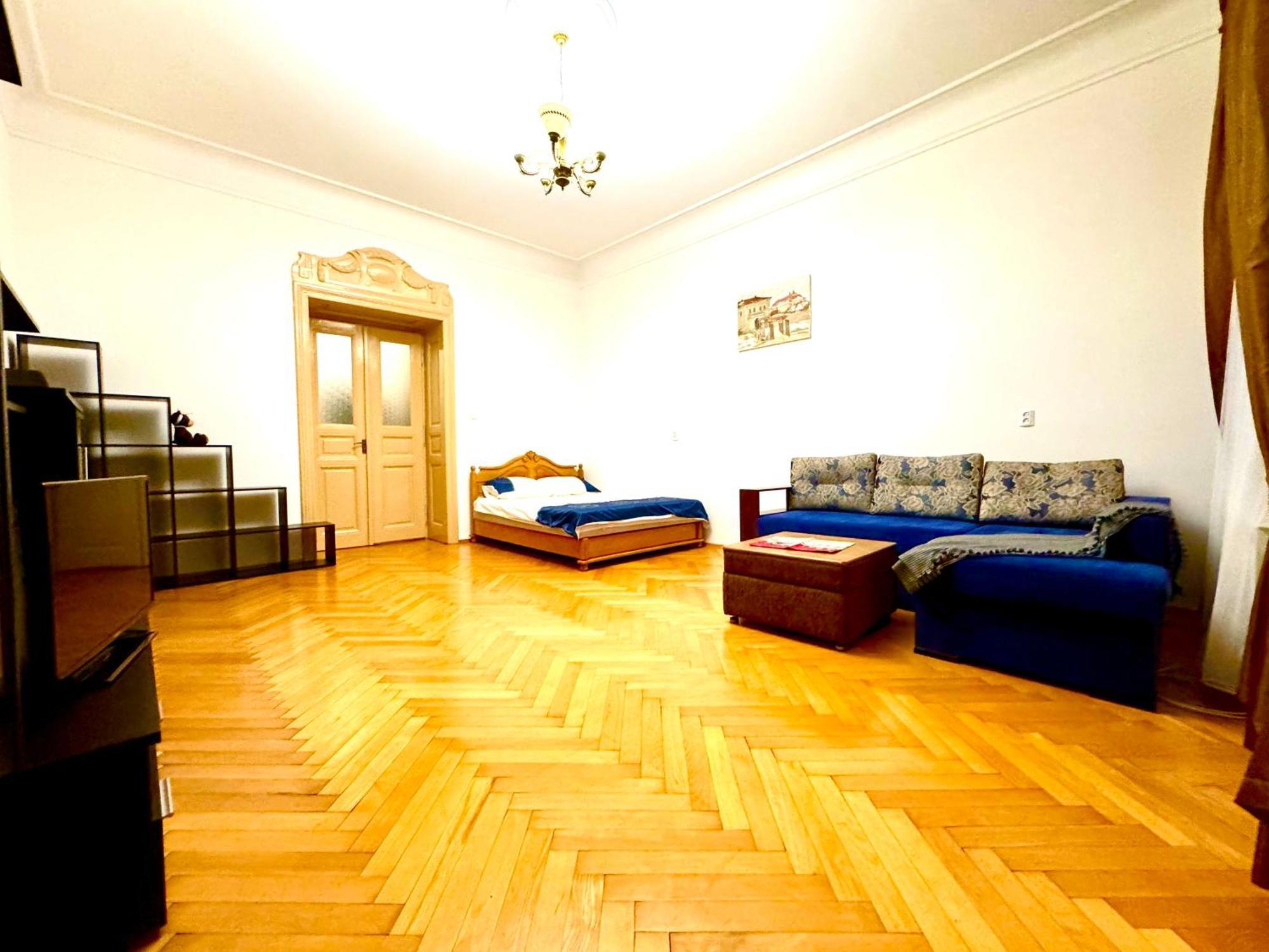 Luxury Apartment Near Rynok Square Лвив Екстериор снимка